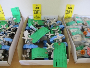 LOT (9) VALVES, MANIFOLD TYPE, 3/8" SIZE, 2485 LB/700 DEGREE F RATING, 316 SS MATERIAL, COMPRESSION CONNECTIONS, A182 SPECIFICATION, 4-WAY STYLE, HANDWHEEL OPERATOR. MARK 856. PART # 30023000 (W-51) LOADING & HANDLING FEE $5-